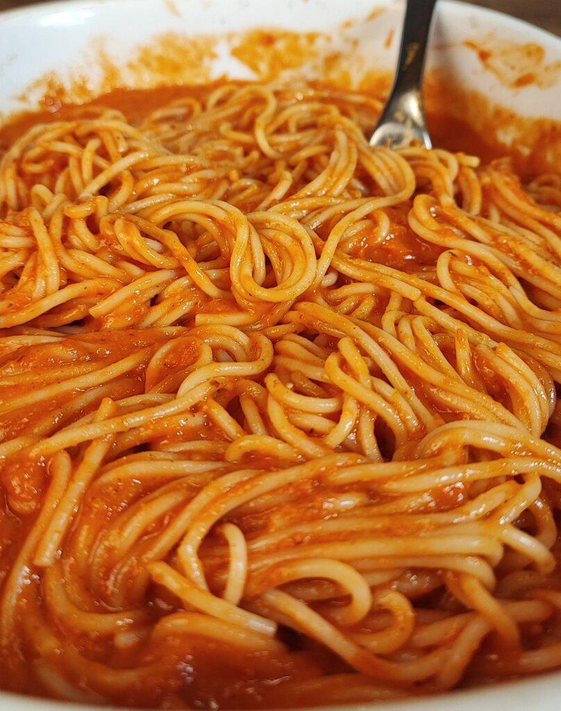 σαρακοστιανή-σάλτσα-για-μακαρονάδα φούρνου-συνταγή-