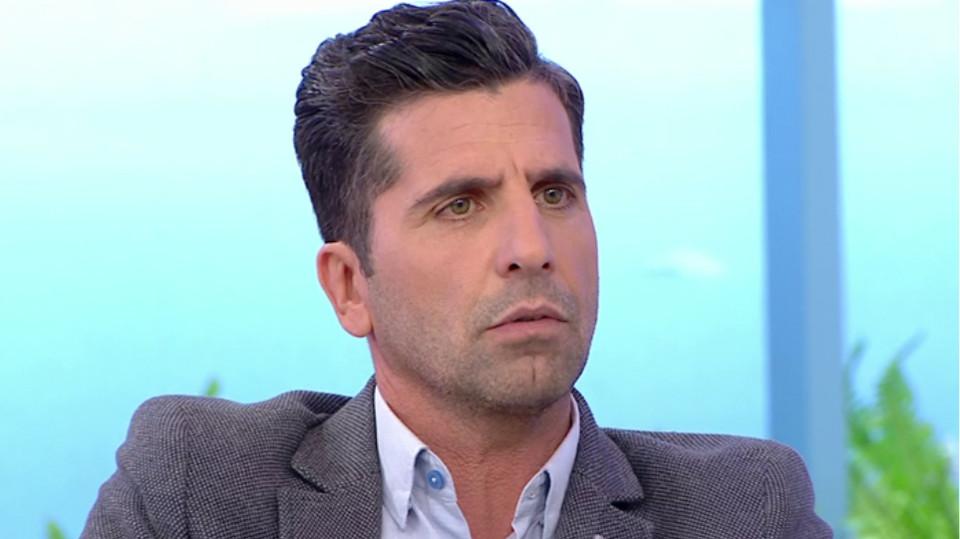 Θανάσης Βισκαδουράκης-προσευχόμουν-να-μη-γεννηθεί-κωφός-