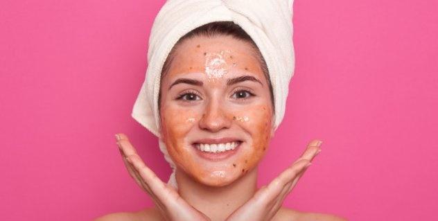 σπιτική-μάσκα προσώπου-για-ρυτίδες-με-ιβίσκο-