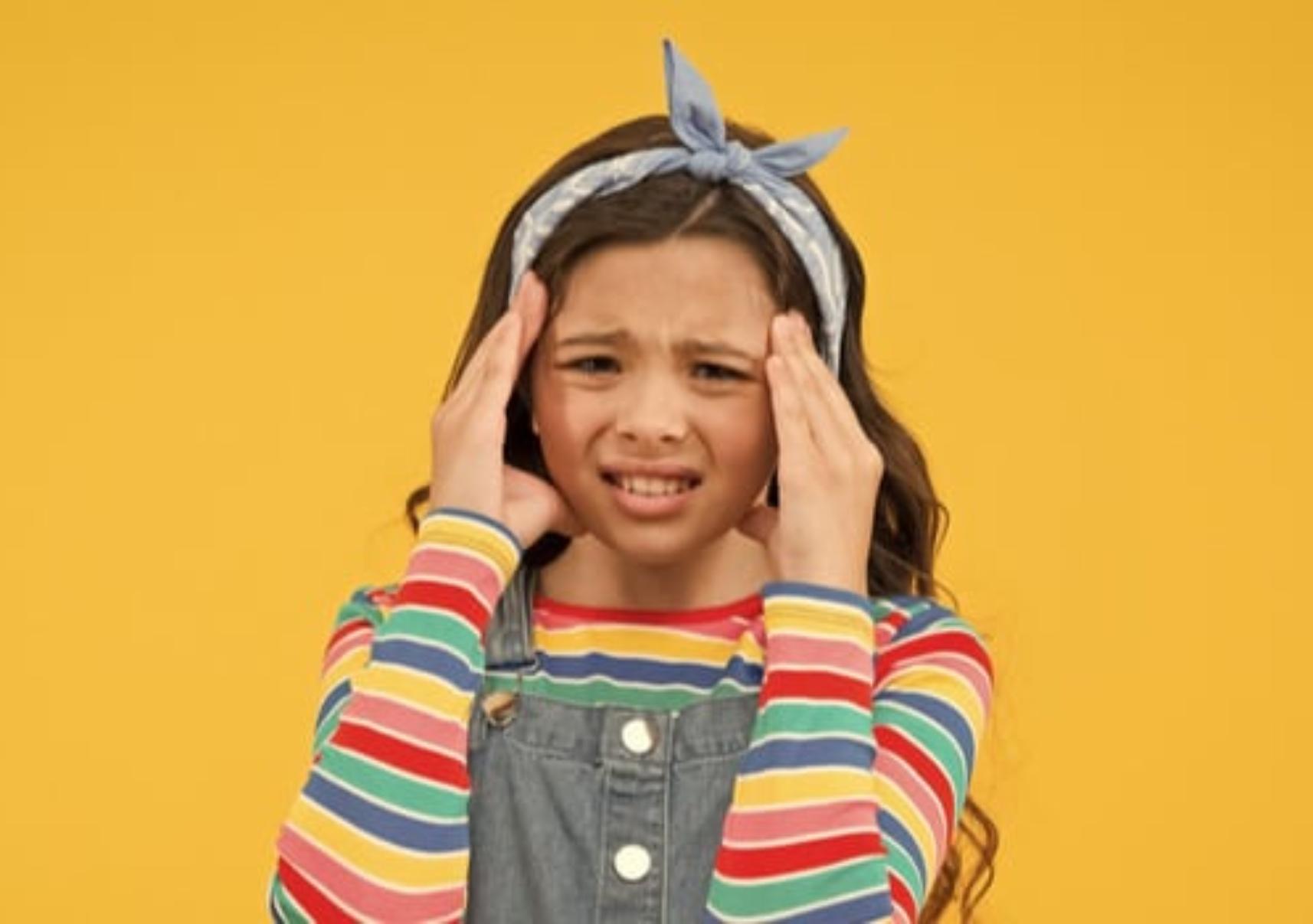 Ημικρανία: Τι είναι ποιοι οι τύποι τα αίτια τα συμπτώματα και ποια η θεραπεία