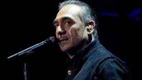 Νότης Σφακιανάκης : Σε άσχημη ψυχολογική κατάσταση ο τραγουδιστής  – Ο θάνατος που τον συγκλόνισε