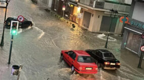 Καιρός: Πλημμύρισαν οι δρόμοι σε Καρδίτσα και Πήλιο