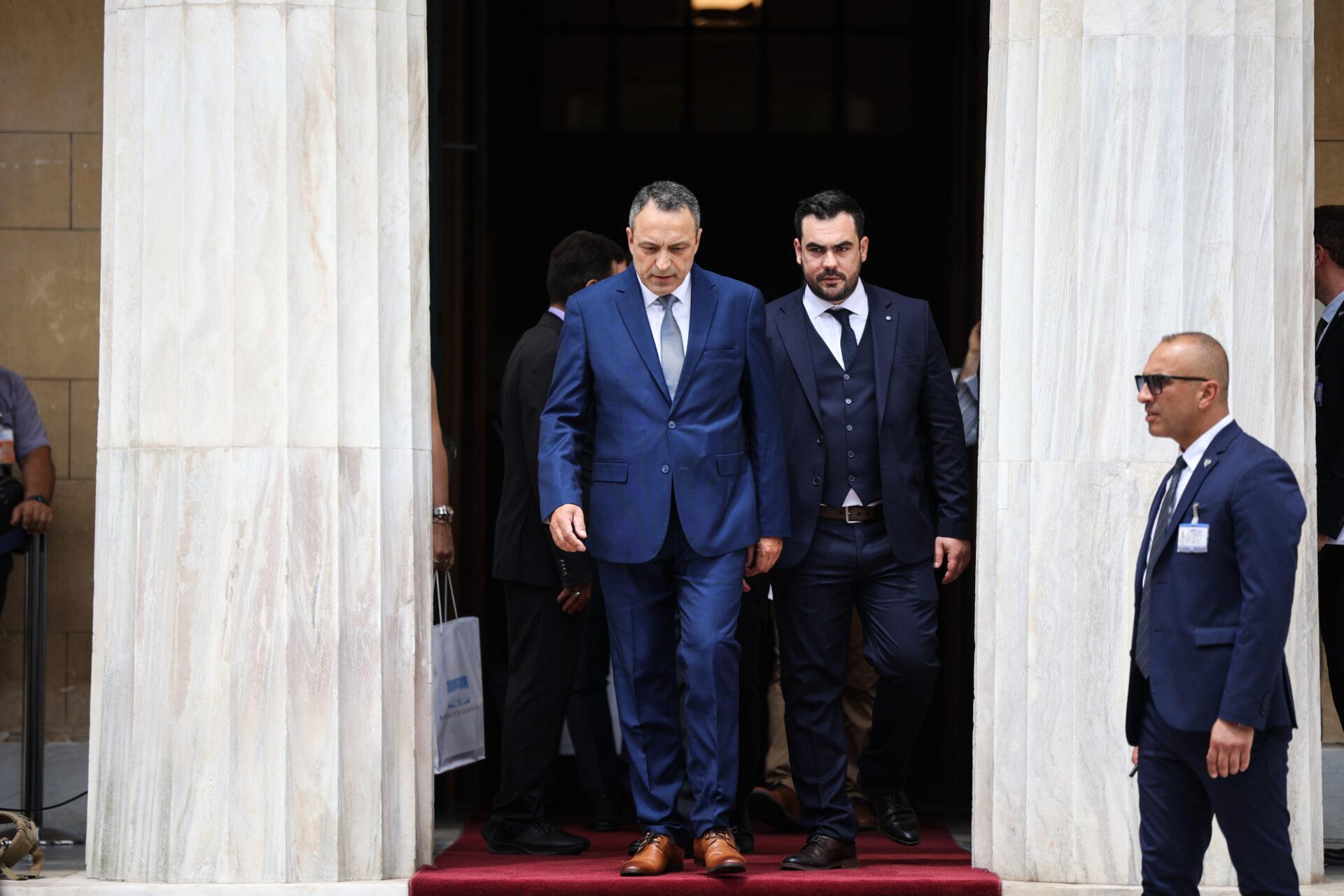 Πρώην βουλευτής των Σπαρτιατών, Φλώρος, γρονθοκόπησε βουλευτή της Ελληνικής Λύσης μέσα στη Βουλή