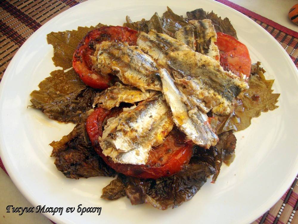 Κυριακή των Βαΐων-γαύρος πλακί-στα-αμπελόφυλλα-συνταγή- Κυριακή των Βαΐων-γαύρος πλακί-στα-αμπελόφυλλα-συνταγή-