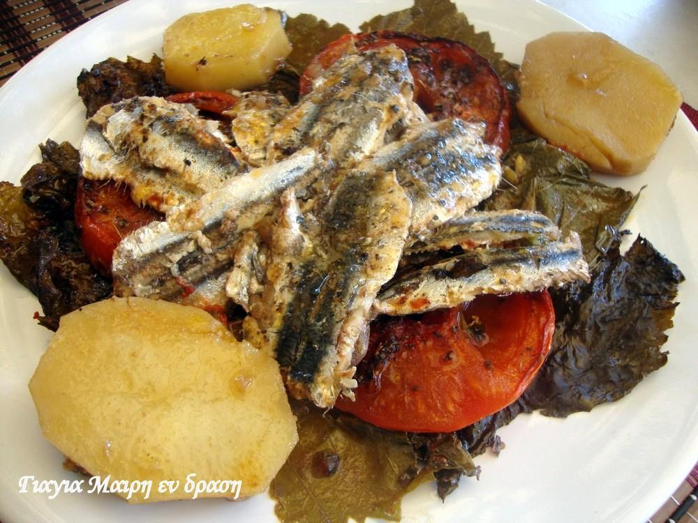 Κυριακή των Βαΐων-γαύρος πλακί-στα-αμπελόφυλλα-συνταγή- Κυριακή των Βαΐων-γαύρος πλακί-στα-αμπελόφυλλα-συνταγή-