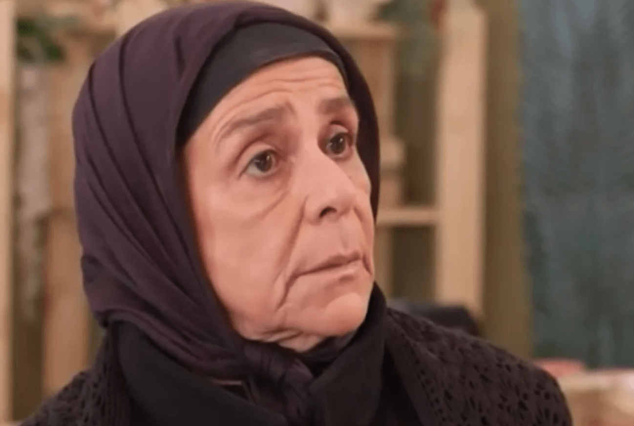 Η Γη της Ελιάς-Χρυσούλα- Η Γη της Ελιάς-Χρυσούλα-