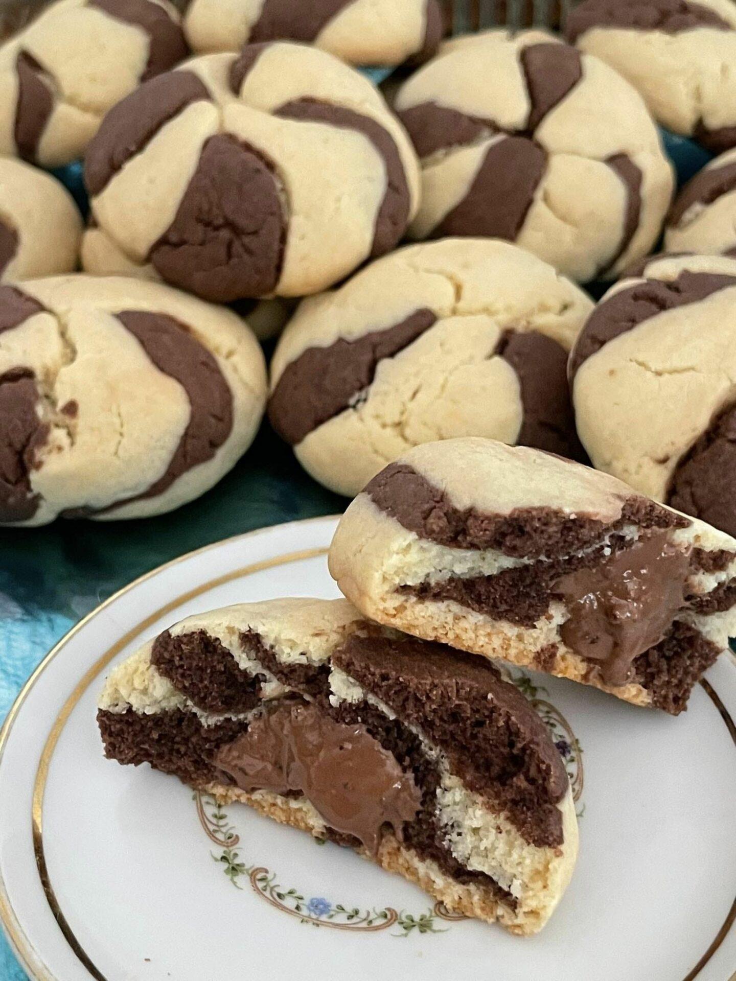 δίχρωμα-νηστίσιμα cookies-χωρίς γάλα-για-τη-Μεγάλη Εβδομάδα-συνταγή-