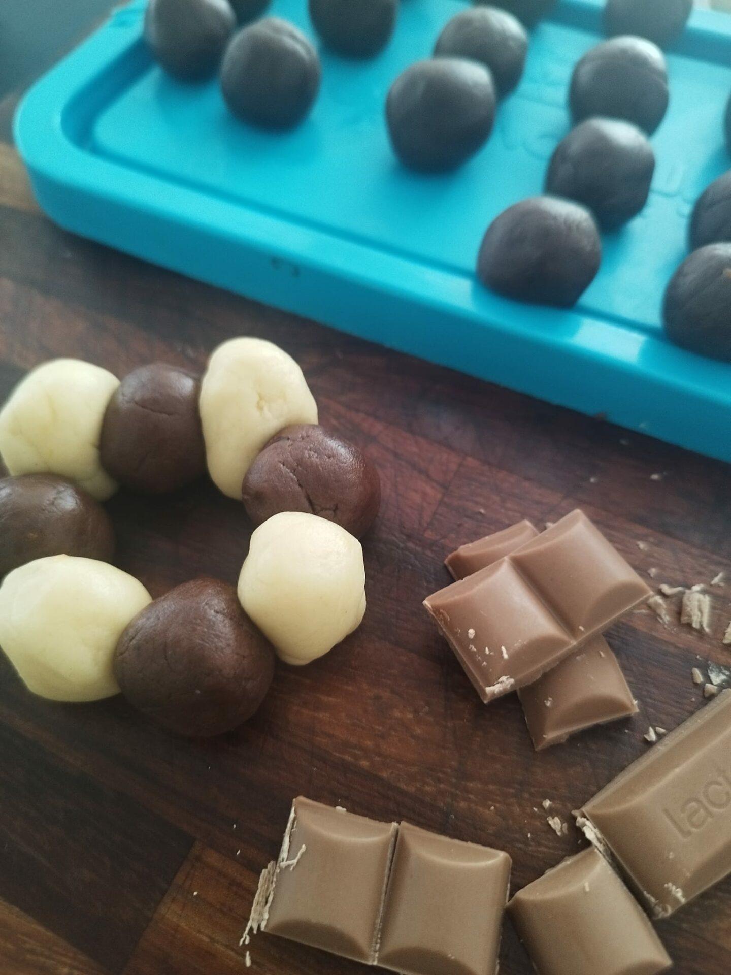 δίχρωμα-νηστίσιμα cookies-χωρίς γάλα-για-τη-Μεγάλη Εβδομάδα-συνταγή-