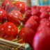 Κόκκινα αυγά: Πόσες μέρες διατηρούνται εντός και εκτός ψυγείου για να είναι ασφαλές να τα φάτε
