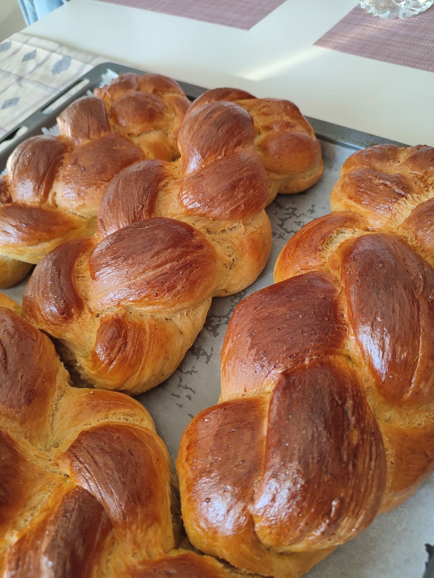 Μαστιχωτό-τσουρέκι-με ίνες-συνταγή- Μαστιχωτό-τσουρέκι-με ίνες-συνταγή-