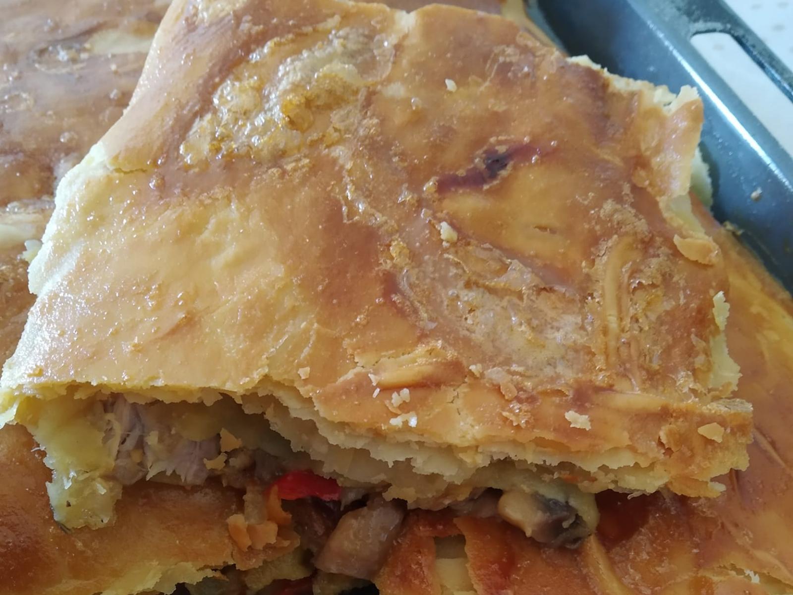 Κρεατόπιτα-με Πασχαλινό-αρνί-και-μανιτάρια-συνταγή-