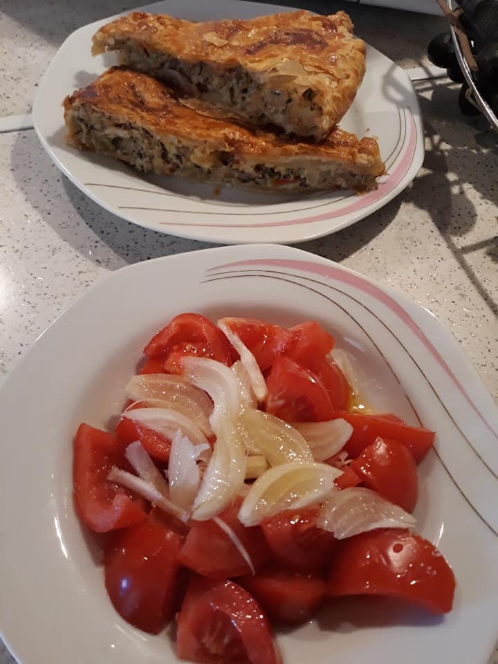 Κρεατοτυρόπιτα-με-το-αρνί που περίσσεψε-συνταγές-