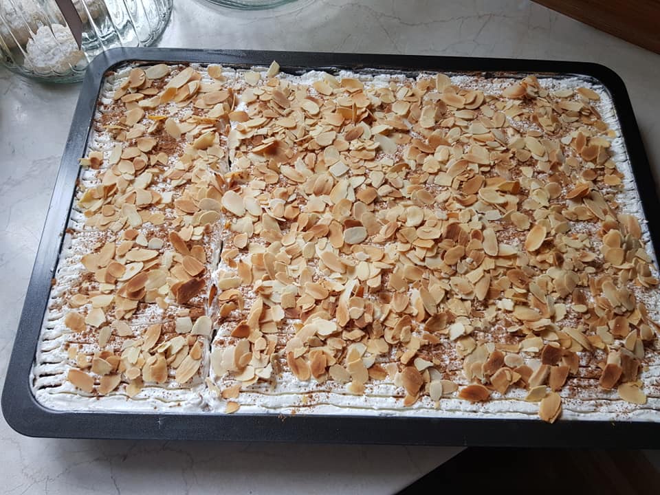 γλυκό-ψυγείου-με-τσουρέκι που περίσσεψε-συνταγή- γλυκό-ψυγείου-με-τσουρέκι που περίσσεψε-συνταγή-