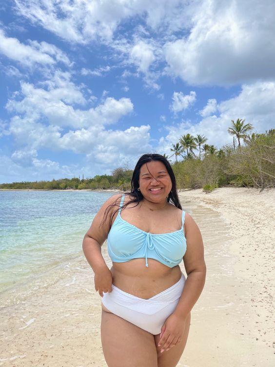 plus size-με-θαλασσί-και-λευκό-μπικίνι-ιδέες- plus size-με-θαλασσί-και-λευκό-μπικίνι-ιδέες-