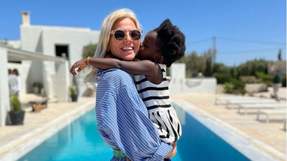 Χριστίνα Κοντοβά : “Άργησα να έχω συναισθήματα για το παιδί” – Ποια η σχέση της σήμερα με τον Τζώνη Καλημέρη