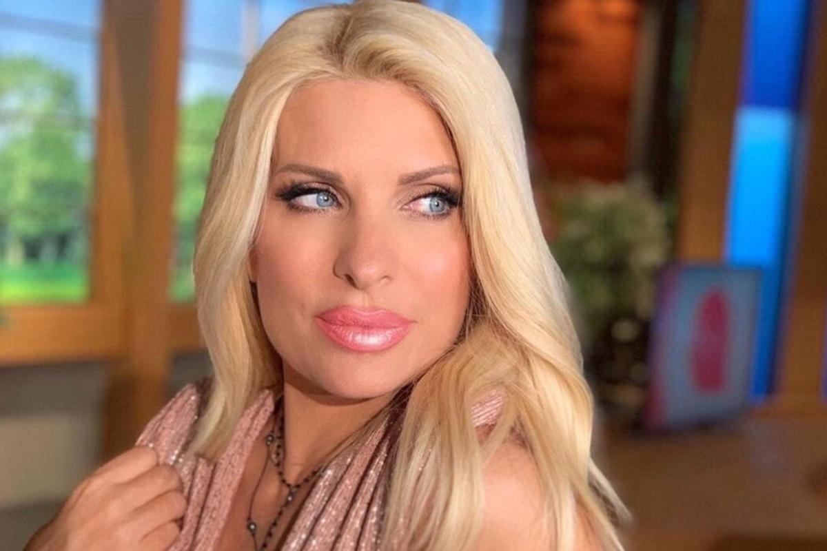 Ελένη Μενεγάκη: Η νέα φωτογραφία πριν από τις διακοπές του Πάσχα  –  Ο προορισμός “μυστήριο”