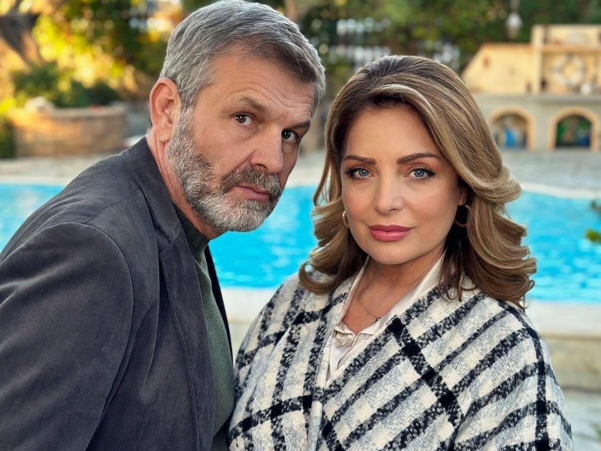 Η Αθηνά απο την Γη της Ελιάς με σούπερ ανοιξιάτικο πουουκάμισο μας ξετρέλανε