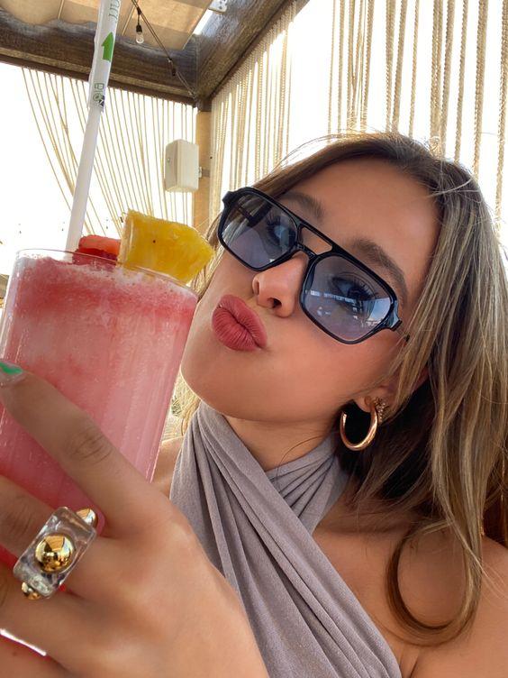 μαύρα-γυαλιά ηλίου-τάσεις-Άνοιξη-Καλοκαίρι 2024-ιδέες-