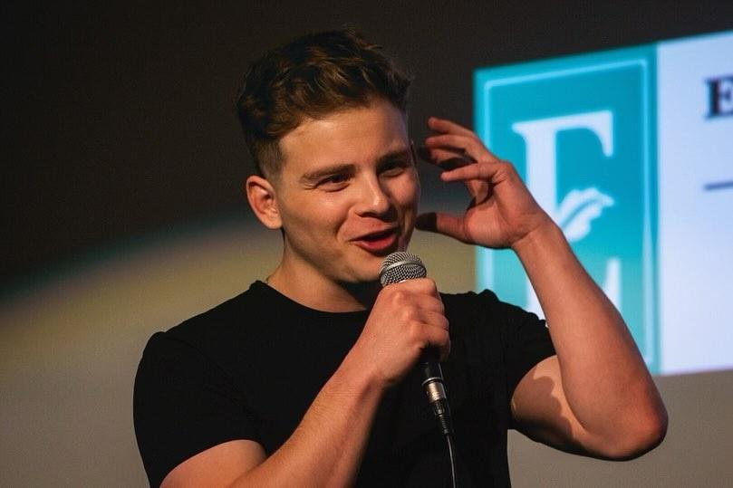 Jonathan Lipnicki: Πραγματικά αγνώριστος είναι σήμερα ο μικρός από την ταινία “Jerry Maguire”