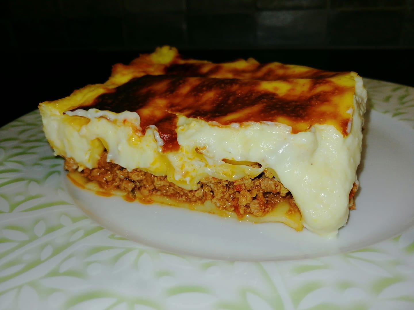 Κανελόνια-με κιμά-και-μπεσαμέλ-γραβιέρας-συνταγή- Κανελόνια-με κιμά-και-μπεσαμέλ-γραβιέρας-συνταγή-