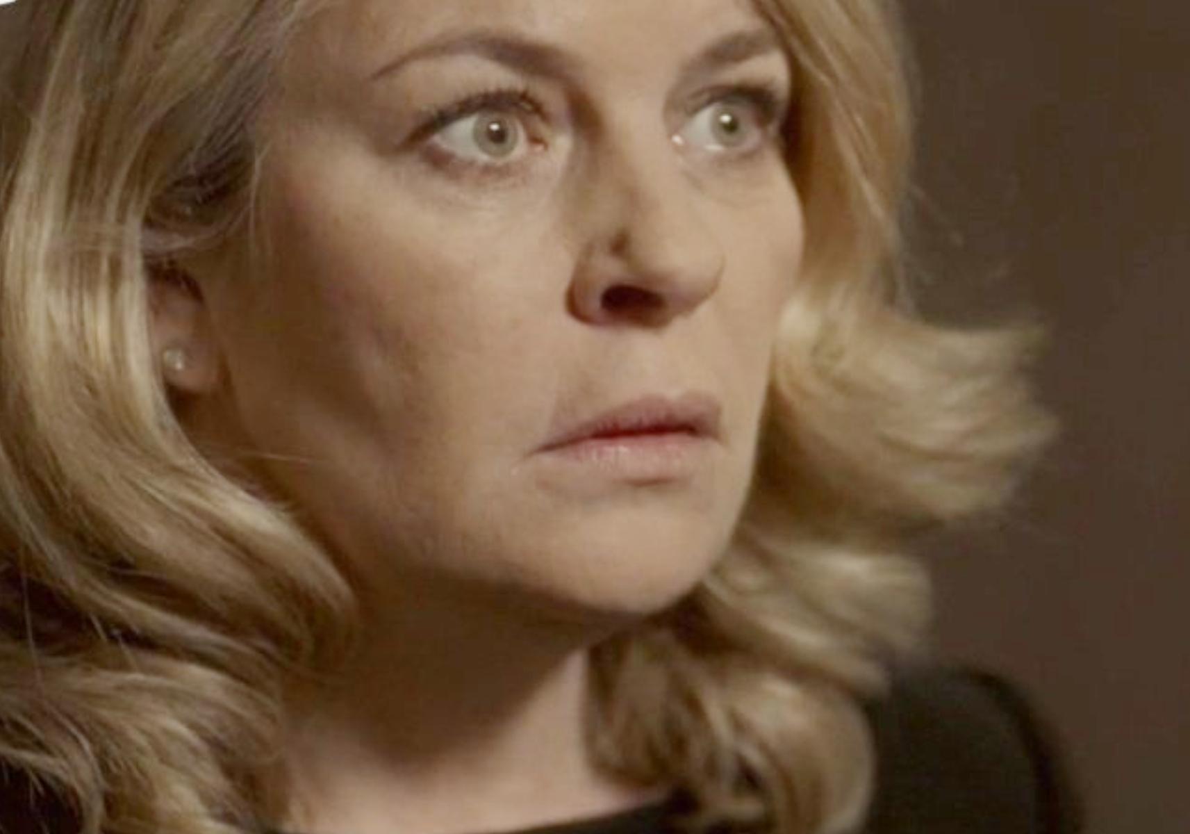 Το Προξενιό της Ιουλίας-Στάσα- Το Προξενιό της Ιουλίας-Στάσα-