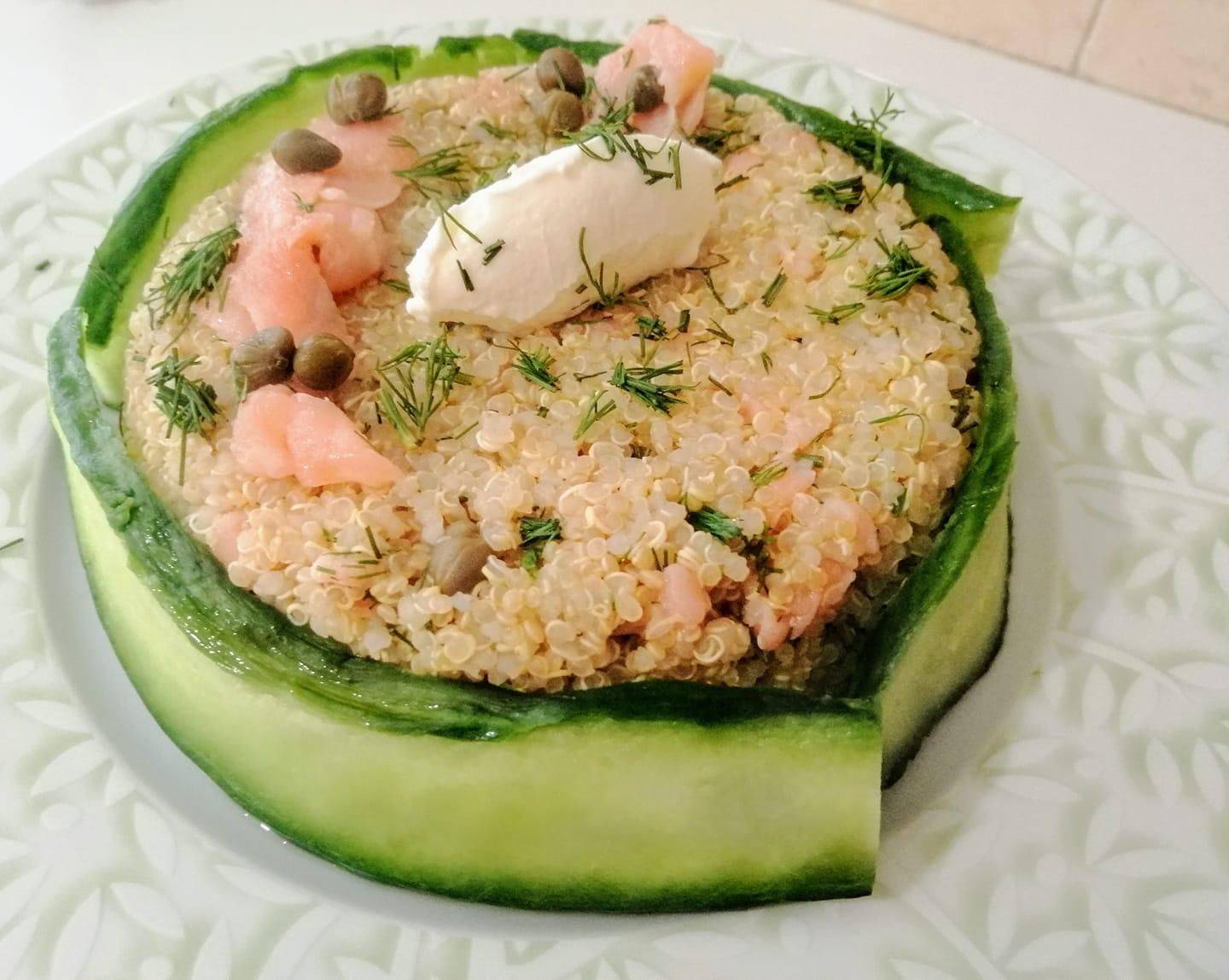 σαλάτα-με-κινόα-και-σολομό-συνταγή- σαλάτα-με-κινόα-και-σολομό-συνταγή-