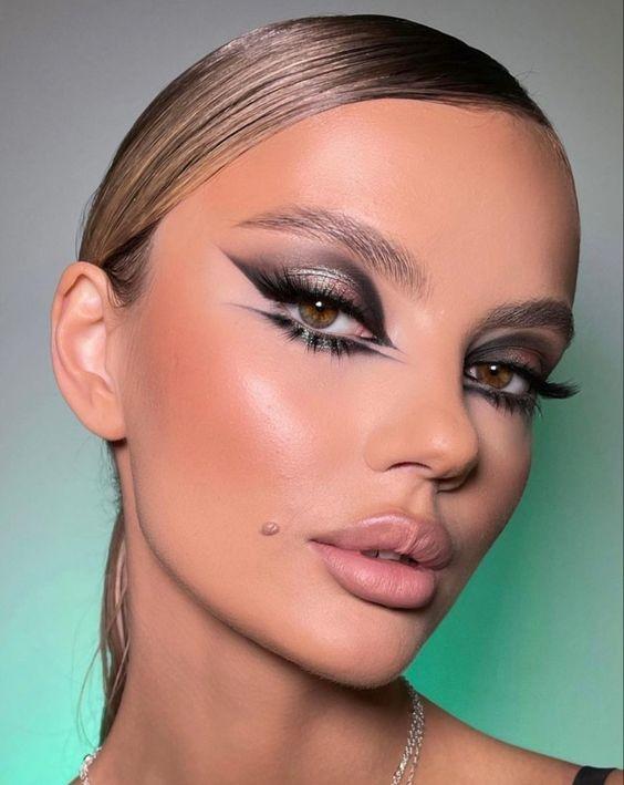 γατίσια μάτια-με-μαύρες-σκιές-και-γήινα-χείλη-ιδέες- γατίσια μάτια-με-μαύρες-σκιές-και-γήινα-χείλη-ιδέες-