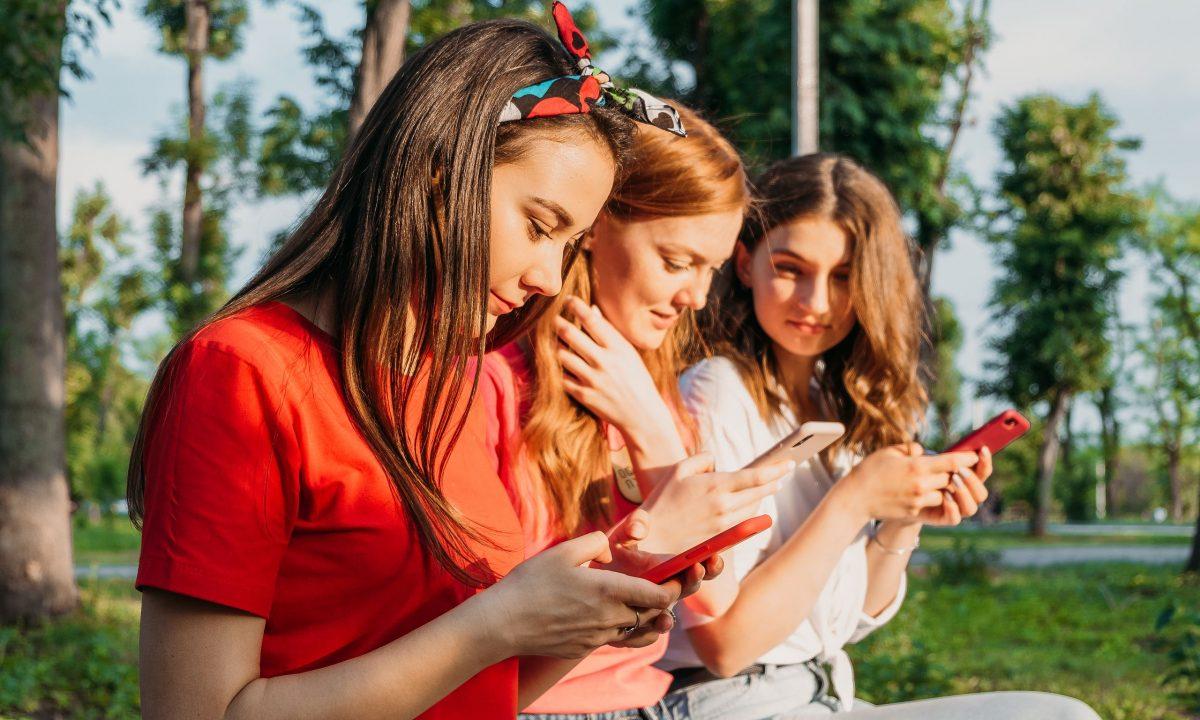 μήνυμα-στους-εφήβους-διασκέδασε-αλλά-όχι-κρυφά-από-μένα- μήνυμα-στους-εφήβους-διασκέδασε-αλλά-όχι-κρυφά-από-μένα-