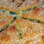 Σπανακοτυρόπιτα-με-γιαούρτι-συνταγή-