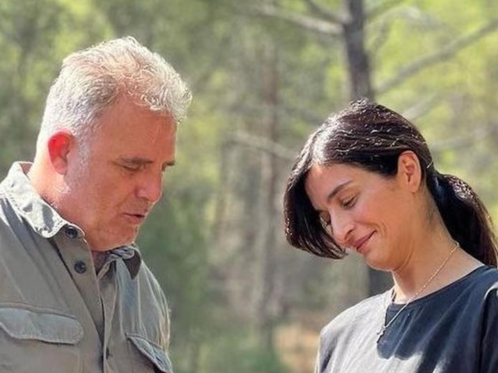 Η Γη της Ελιάς-Στάθης-Ιουλία-