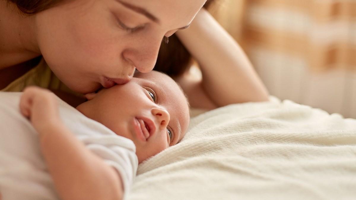 Η νύφη μου γέννησε πρόσφατα και δεν με αφήνει να παίρνω το μωρό αγκαλιά