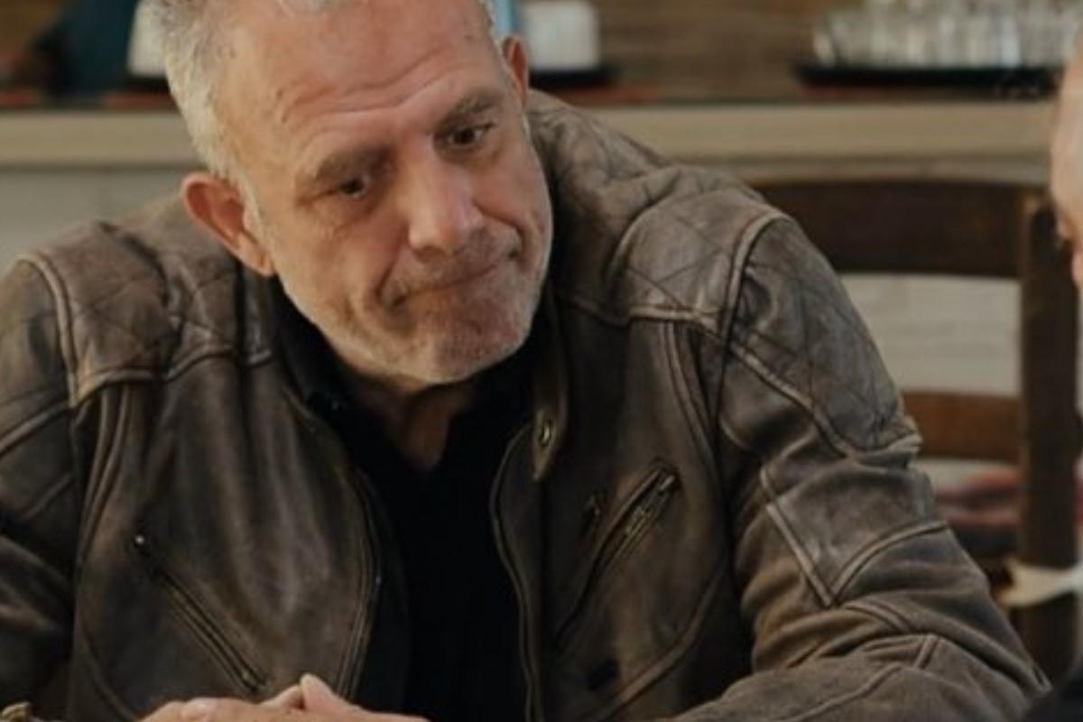 Η Γη της Ελιάς-Στάθης- Η Γη της Ελιάς-Στάθης-