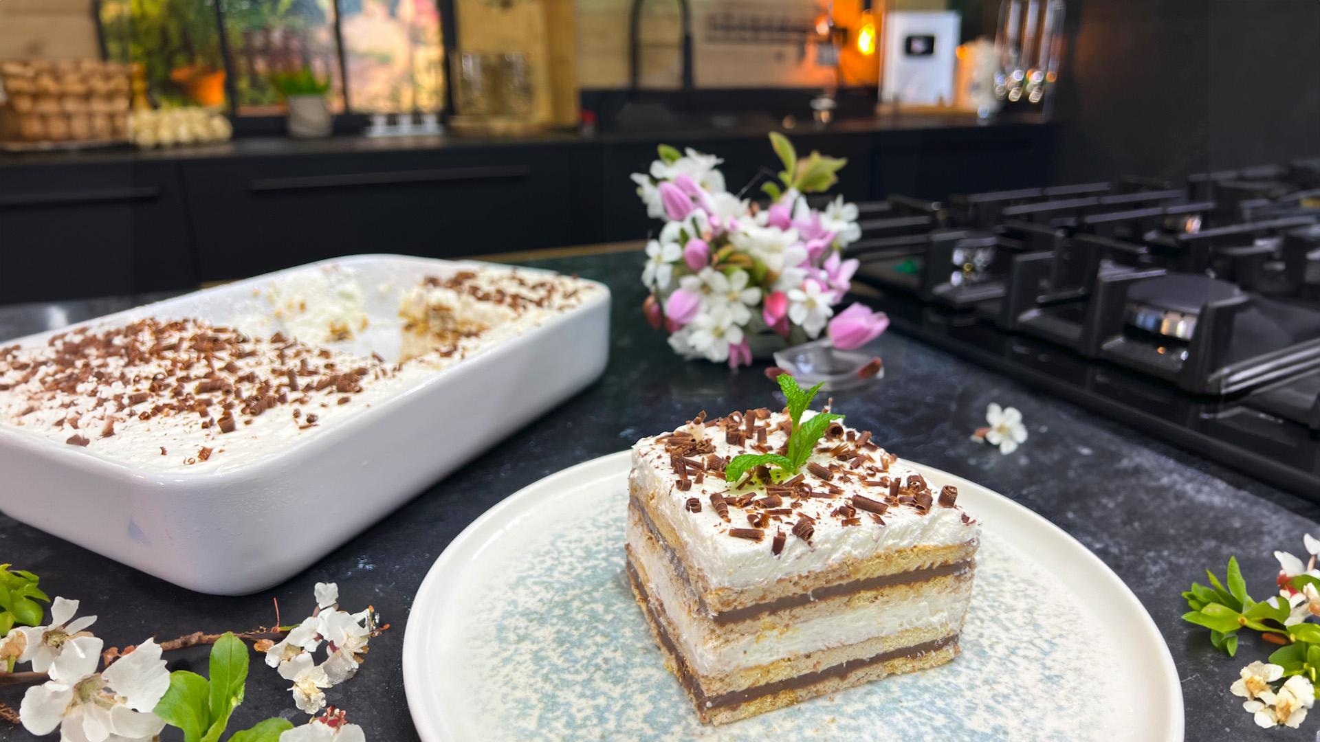 Μπισκοτόγλυκο-με-βελούδινη κρέμα-συνταγή- Μπισκοτόγλυκο-με-βελούδινη κρέμα-συνταγή-