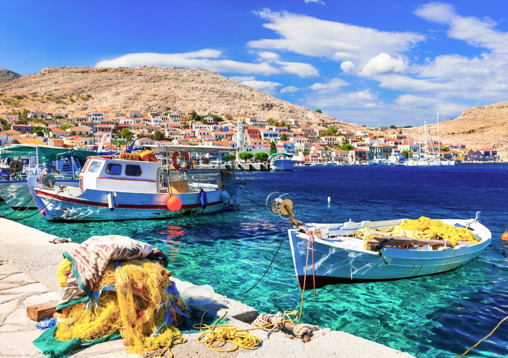 Χάλκη: Οικογενειακές διακοπές την αριστοκράτισσα των Δωδεκανήσων