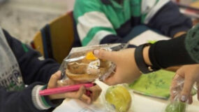 Λαμία : Μαζική τροφική δηλητηρίαση μαθητών από σχολικά γεύματα