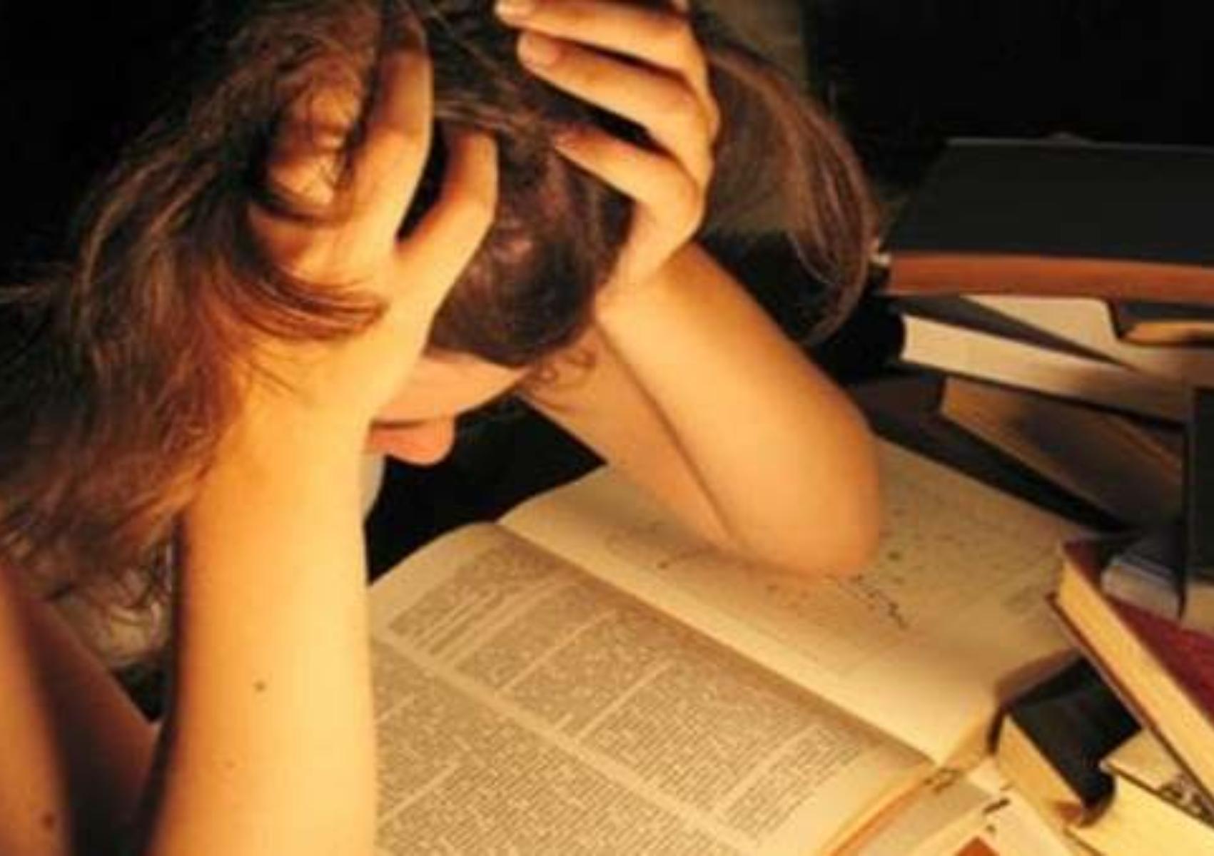 Πανελλήνιες: Πώς να βοηθήσετε το έφηβο παιδί σας να διαχειριστεί το άγχος του Δεν ειναι ετοιμο