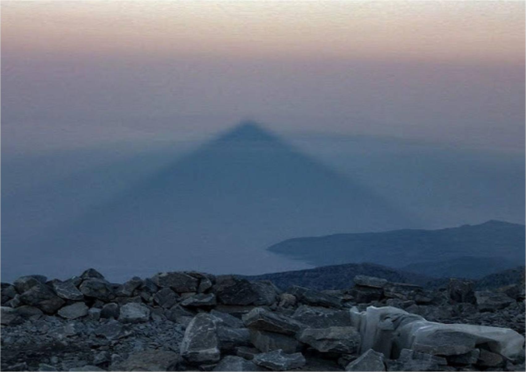 Το μυστήριο της Πυραμίδας του Ταϋγέτου: Η πιο εντυπωσιακή κορυφή βουνού στην Ελλάδα και ο άλυτος γρίφος που την συνοδεύει