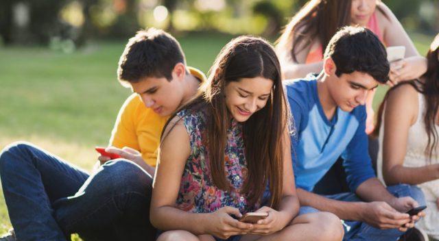 πράγματα-που-πρέπει-να-αποφεύγουν-να-κάνουν-οι-έφηβοι-στο-διαδίκτυο- πράγματα-που-πρέπει-να-αποφεύγουν-να-κάνουν-οι-έφηβοι-στο-διαδίκτυο-