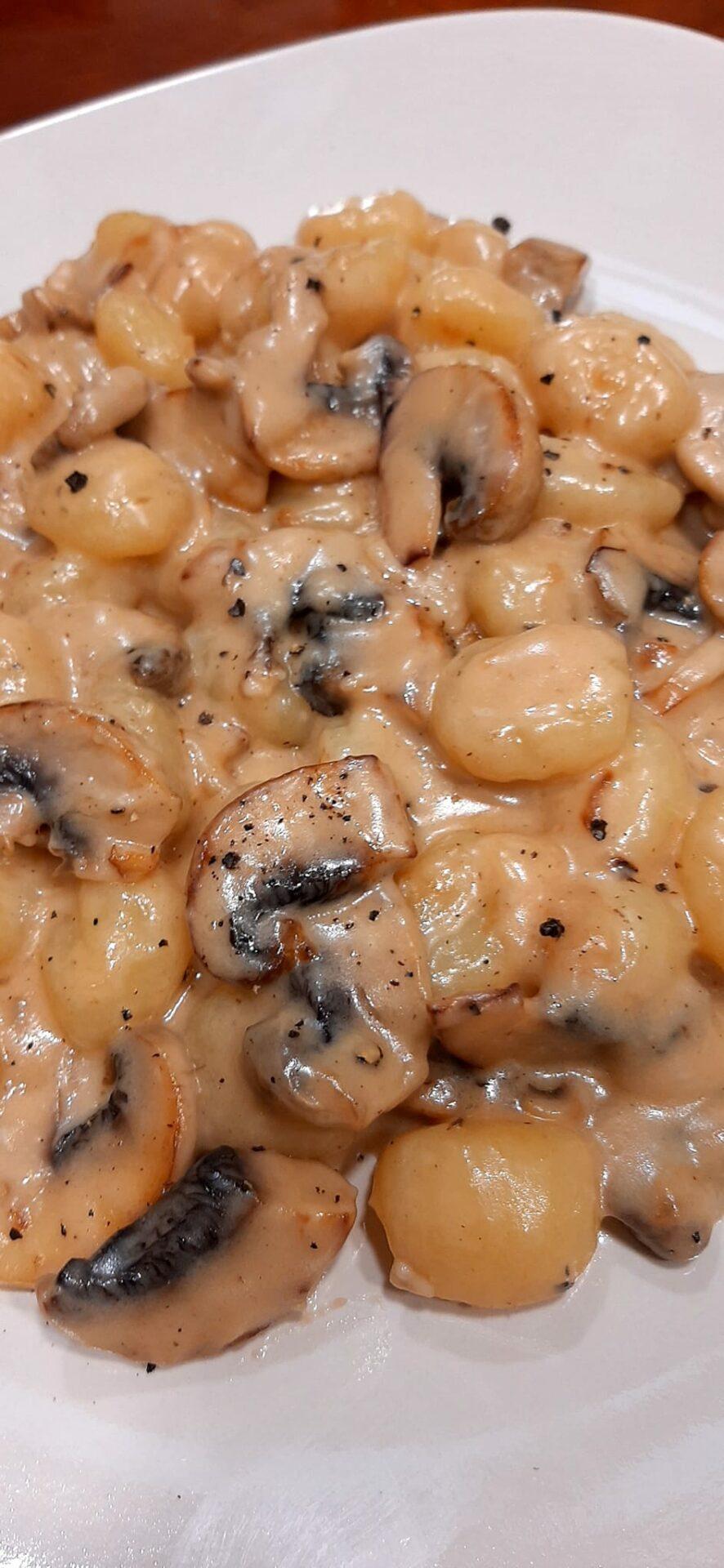 Νιόκι-με μανιτάρια-και κρέμα-γάλακτος-συνταγή- Νιόκι-με μανιτάρια-και κρέμα-γάλακτος-συνταγή-