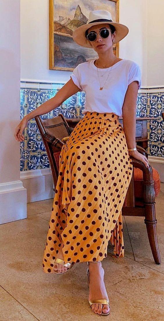 Η Κλέλια Ανδριολάτου απο το Maestro με καλοκαιρινό νεανικό ντύσιμο