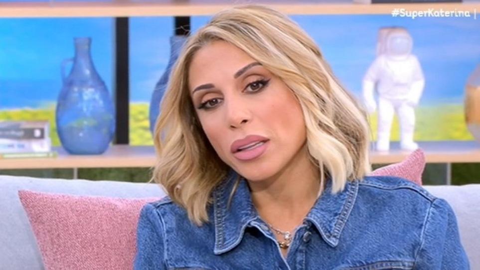 Μαρία Καρλάκη για τον πατέρα του γιου της: Δεν αξίζει αυτή η συμπεριφορά ούτε σε μένα αλλά ούτε και στον γιο μου – Δεν έχει πληρώσει ούτε τη γέννα!