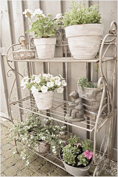 ιδέες-για-οικονομική διακόσμηση-στον-κήπο-στην-αυλή-ή-στο-μπαλκόνι-το-Καλοκαίρι-