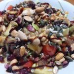 Σαλάτα-με ξηρούς καρπούς-αβοκάντο-και-μάνγκο-συνταγή-