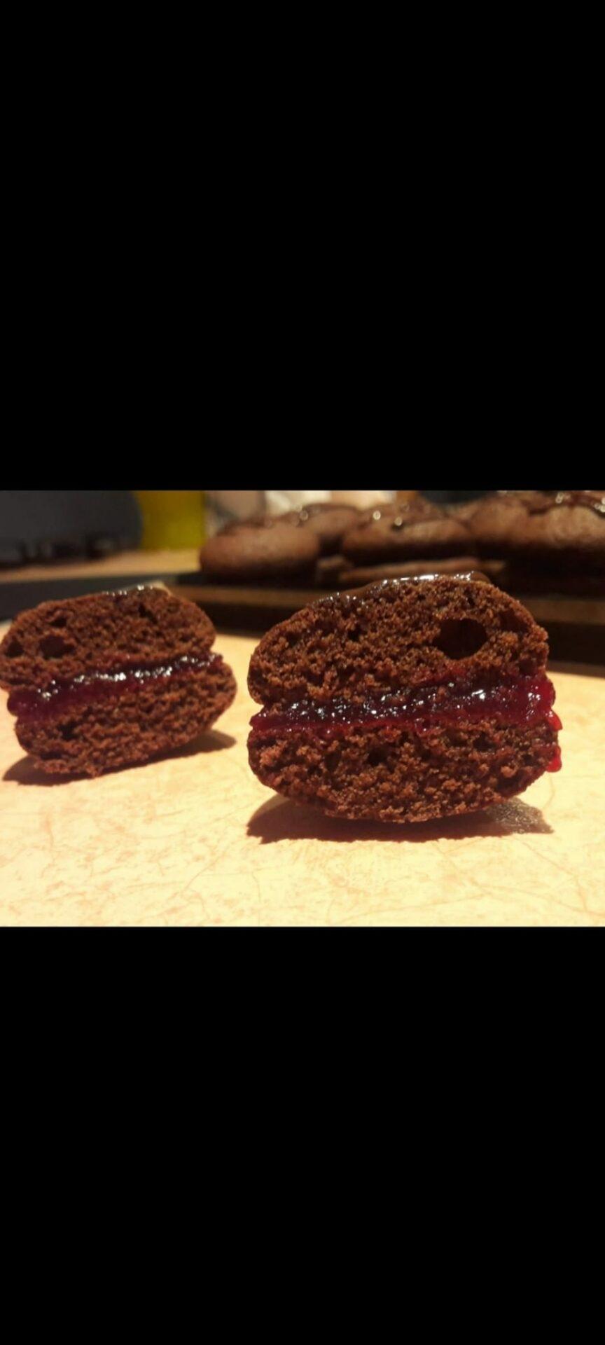 Σοκολατένια-γεμιστά μπισκότα-με βύσσινο-συνταγή- Σοκολατένια-γεμιστά μπισκότα-με βύσσινο-συνταγή-