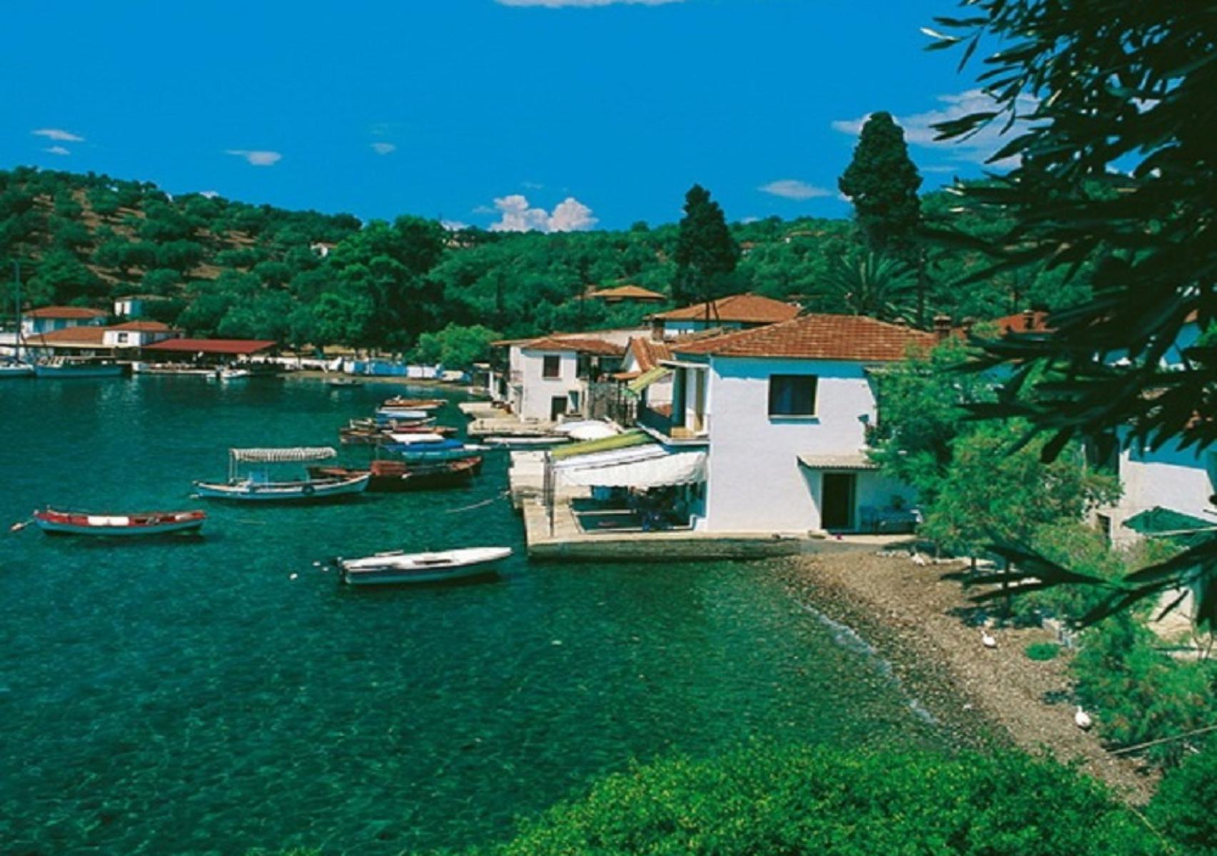 Τρικέρι ή Νησί της Παναγίας: Ονειρικές αλλά και οικονομικές διακοπές στο διαμάντι του Παγασητικού