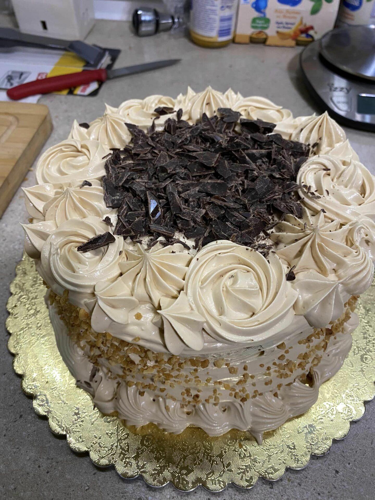 Τούρτα-καραμέλα-με-σπιτικό παντεσπάνι-συνταγή- Τούρτα-καραμέλα-με-σπιτικό παντεσπάνι-συνταγή-