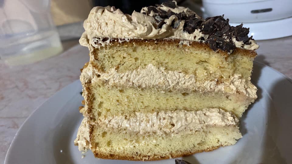 Τούρτα-καραμέλα-με-σπιτικό παντεσπάνι-συνταγή- Τούρτα-καραμέλα-με-σπιτικό παντεσπάνι-συνταγή-