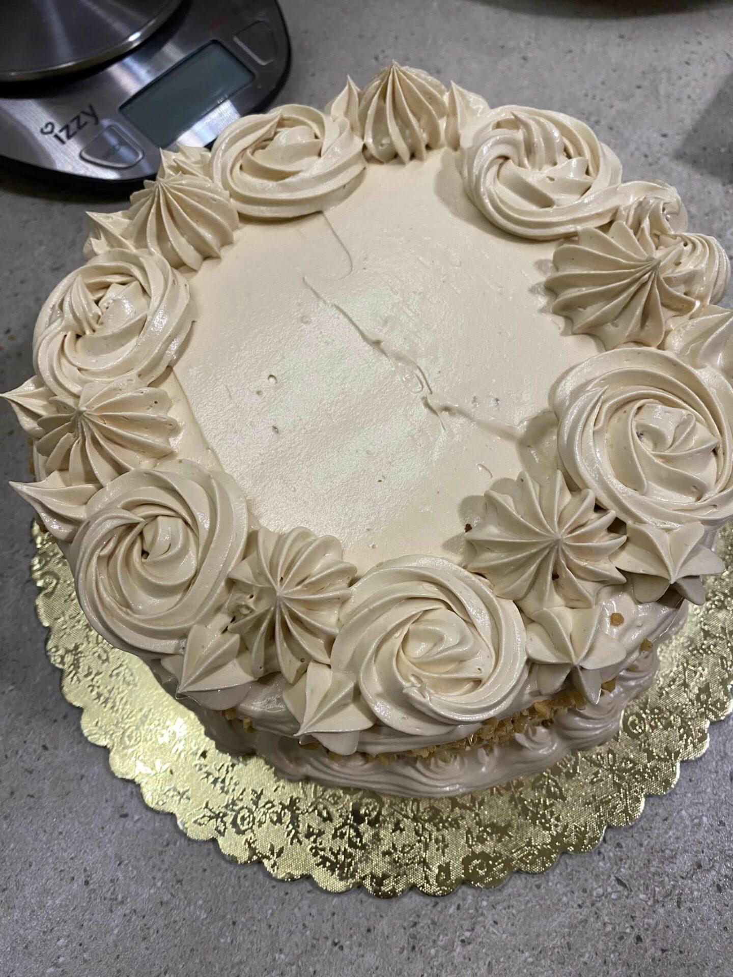 Τούρτα-καραμέλα-με-σπιτικό παντεσπάνι-συνταγή- Τούρτα-καραμέλα-με-σπιτικό παντεσπάνι-συνταγή-