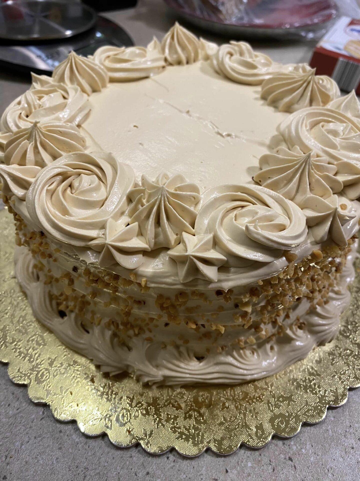 Τούρτα-καραμέλα-με-σπιτικό παντεσπάνι-συνταγή- Τούρτα-καραμέλα-με-σπιτικό παντεσπάνι-συνταγή-