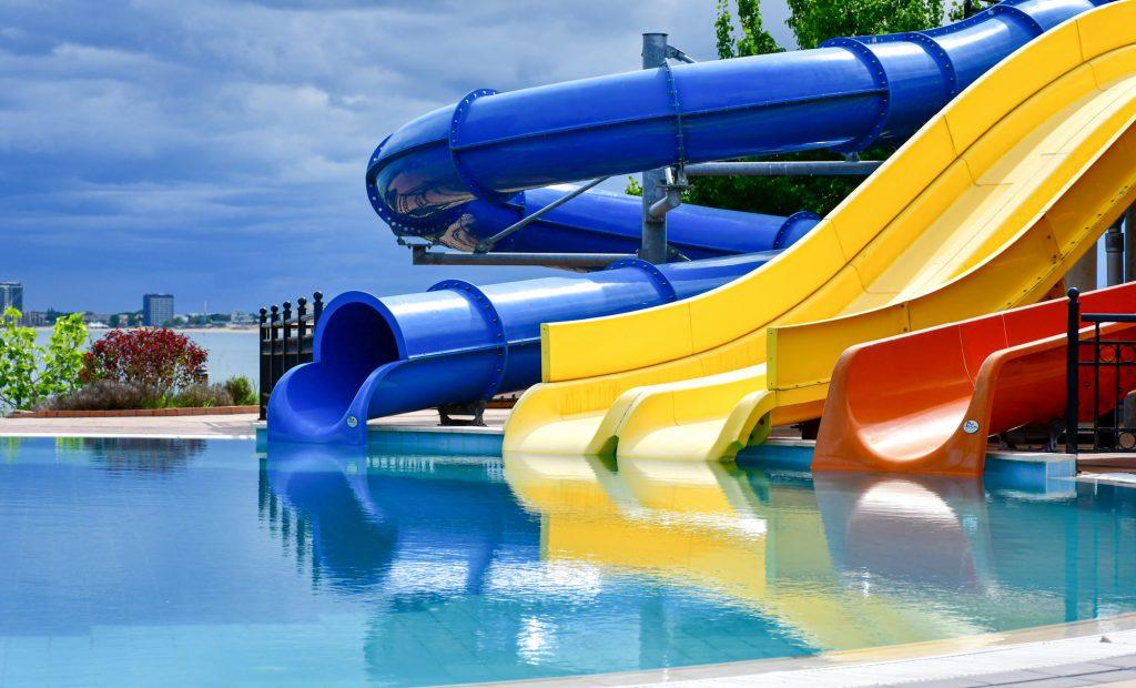 κανόνες-ασφαλείας-στις-νεροτσουλήθρες-για-παιδιά-